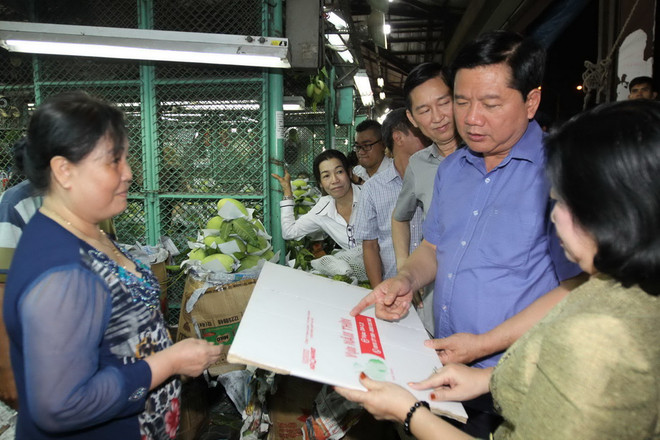 Xây dựng các chợ đầu mối thành địa điểm thu hút khách du lịch ảnh 1