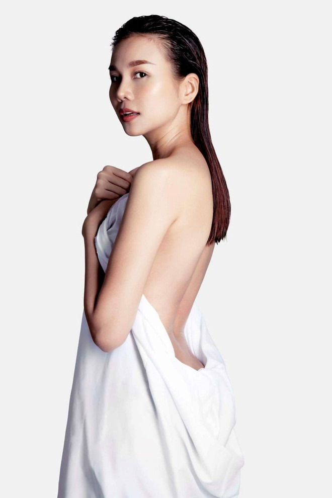 Ngắm siêu mẫu Thanh Hằng lần đầu tiên dám khoe vòng một gợi cảm ảnh 5