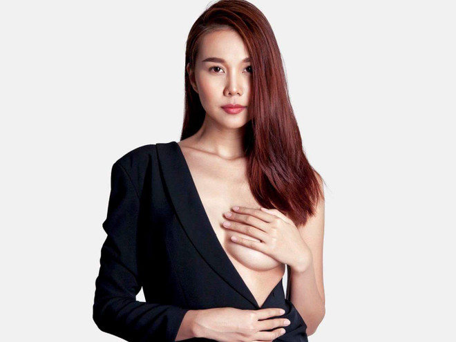 Ngắm siêu mẫu Thanh Hằng lần đầu tiên dám khoe vòng một gợi cảm ảnh 1