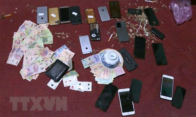 Lào Cai khởi tố 9 đối tượng có hành vi đánh bạc và tổ chức đánh bạc ảnh 1