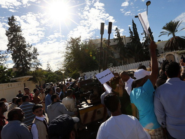 Libya tuyên bố tình trạng khẩn cấp sau các vụ đụng độ ảnh 1