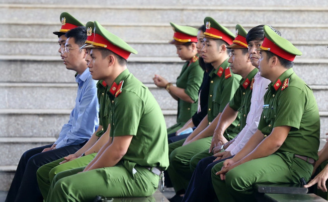 Vụ đánh bạc nghìn tỷ qua mạng: Bị cáo Phan Sào Nam lên bục xét hỏi ảnh 2