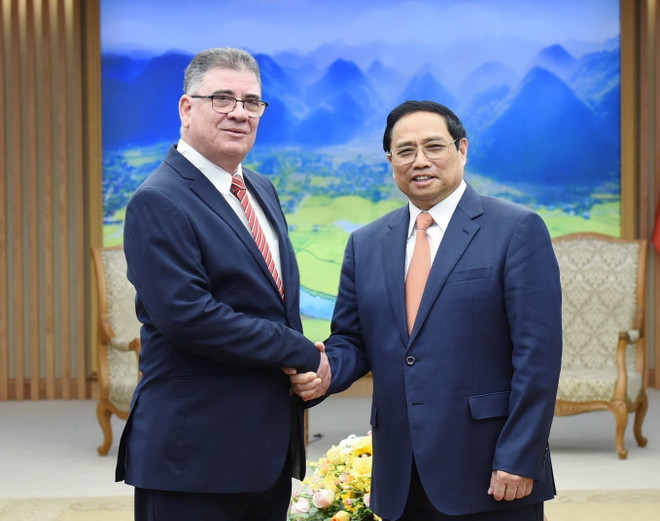 Thủ tướng Phạm Minh Chính tiếp Bộ trưởng Nội vụ Cuba Lázaro Alberto Álvarez Casas. (Ảnh: Dương Giang/TTXVN) Việt Nam hỗ trợ Cuba đảm bảo an ninh lương thực, nuôi trồng thủy sản ảnh 1
