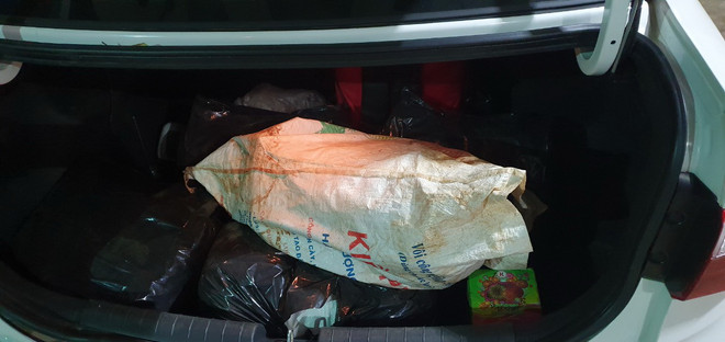 Dùng xe hơi vận chuyển pháo lậu từ Campuchia về Việt Nam tiêu thụ ảnh 1