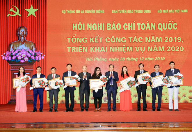 Ông Võ Văn Thưởng: Việc xử lý tình trạng 'báo hóa' tạp chí chưa nghiêm ảnh 2