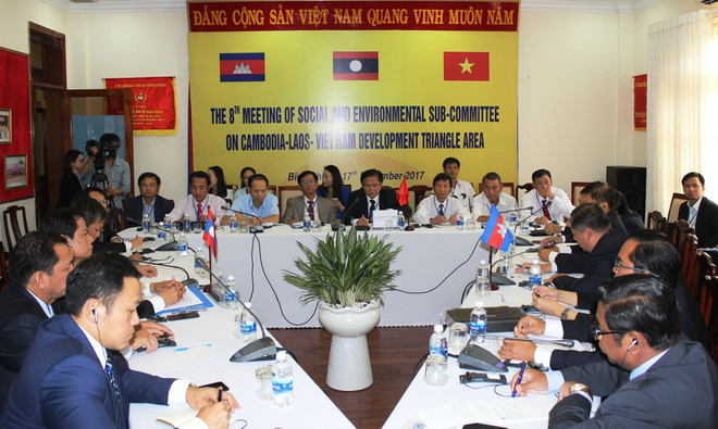 Quang cảnh Hội nghị Tiểu ban môi trường-xã hội lần thứ 8 khu vực tam giác phát triển Campuchia-Lào-Việt Nam. (Ảnh: Dương Chí Tưởng/TTXVN) Giải pháp tạo sinh kế cho người dân khu vực tam giác phát triển CLV ảnh 1