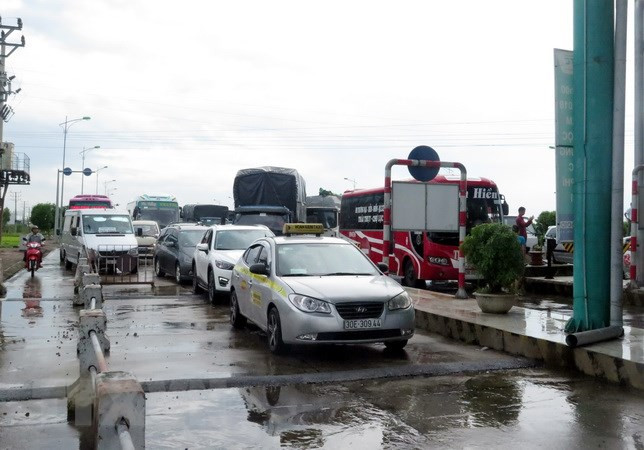 Tổng cục Đường bộ: Giảm thuế VAT, xả trạm thu phí khi ùn tắc ảnh 1