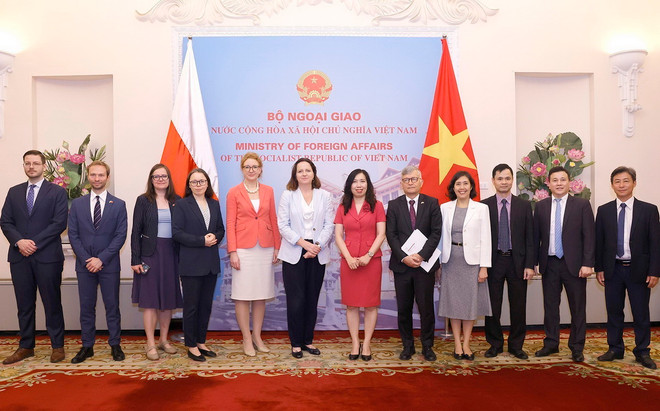 ttxvn_tham van chinh tri viet nam ba lan 3.jpg