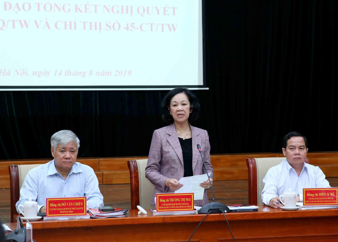 Bà Trương Thị Mai, Ủy viên Bộ Chính trị, Bí thư Trung ương Đảng, Trưởng Ban Dân vận Trung ương, Trưởng Ban Chỉ đạo chủ trì Hội nghị. (Ảnh: Phương Hoa/TTXVN) Chú trọng việc xây dựng đội ngũ cán bộ người dân tộc thiểu số ảnh 1