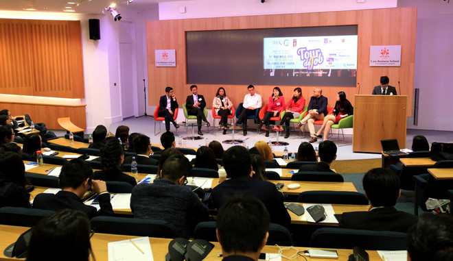 Sôi động "Tour de Job" dành cho du học sinh Việt Nam tại Anh ảnh 1