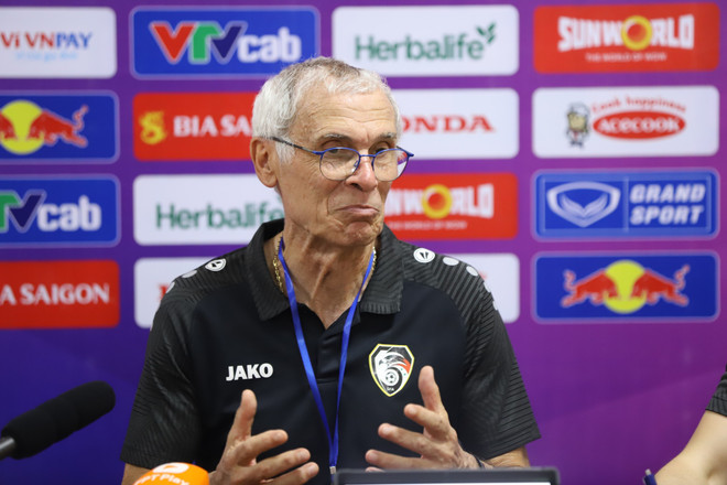 HLV Troussier: 'Tôi mong toàn đội được ra sân nhiều hơn tại V-League' ảnh 1