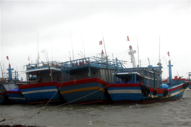 Áp thấp nhiệt đới diễn biến phức tạp, Quảng Nam cấm tàu thuyền ra khơi ảnh 1