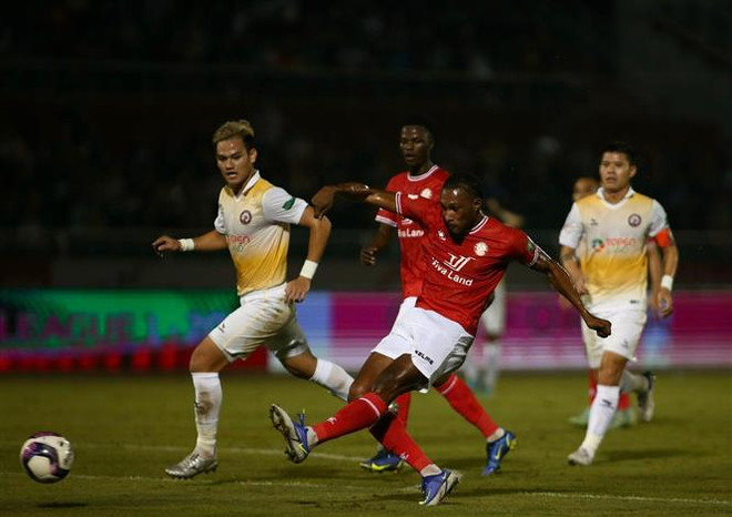 Dẫn trước đến phút 89, TP.HCM vẫn để Topenland Bình Định qua mặt ảnh 1