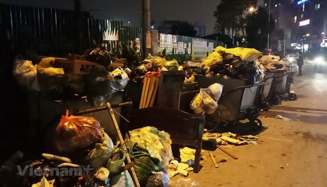 Bãi Nam Sơn bị chặn, Hà Nội điều chỉnh phân luồng vận chuyển rác ảnh 1