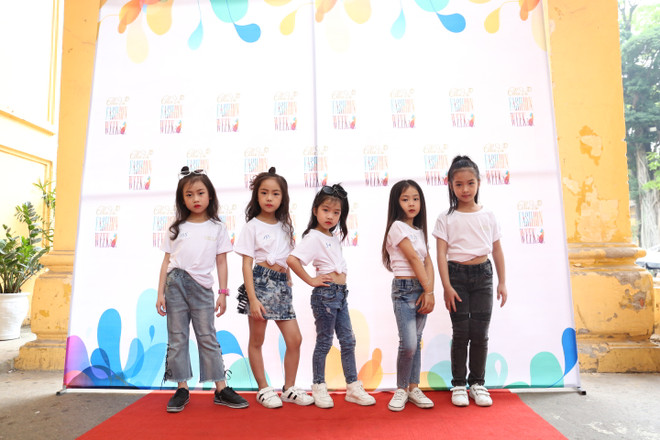Show thời trang trẻ em theo phong cách Flashmob ngày cuối tuần ảnh 2