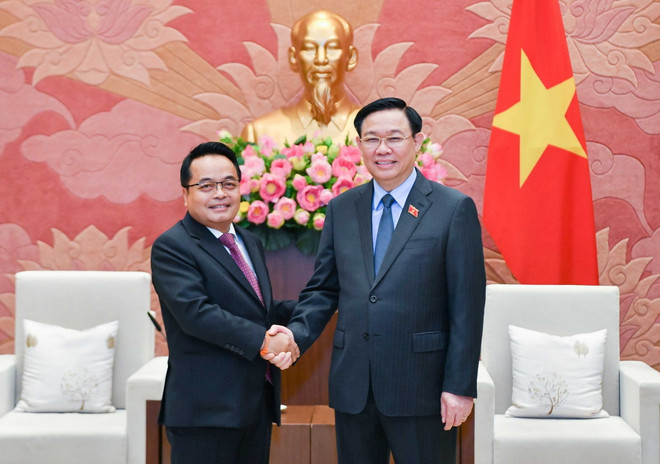 Chủ tịch Quốc hội Vương Đình Huệ tiếp Chủ tịch Kiểm toán Nhà nước Lào ảnh 1