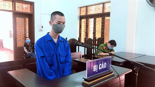 Bị cáo Phạm Văn Việt. (Ảnh: TTXVN) Phạt tù đối tượng lừa đảo, chiếm đoạt tiền đặt cọc mua khẩu trang ảnh 1