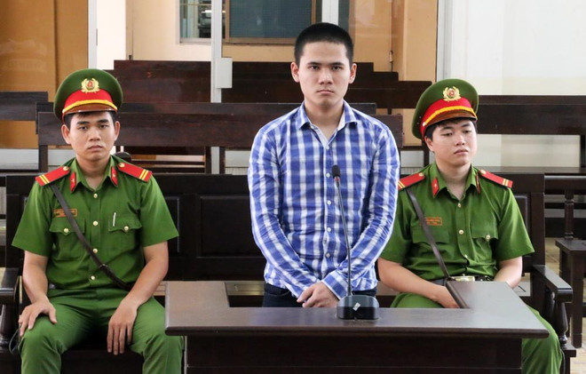 'Yêu râu xanh' 11 lần hiếp dâm hai bé gái lĩnh án 18 năm tù ảnh 1