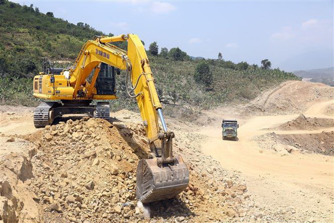 Thi công Cao tốc Bắc-Nam qua Hà Tĩnh: 'Chạy đua' trước mùa mưa ảnh 1