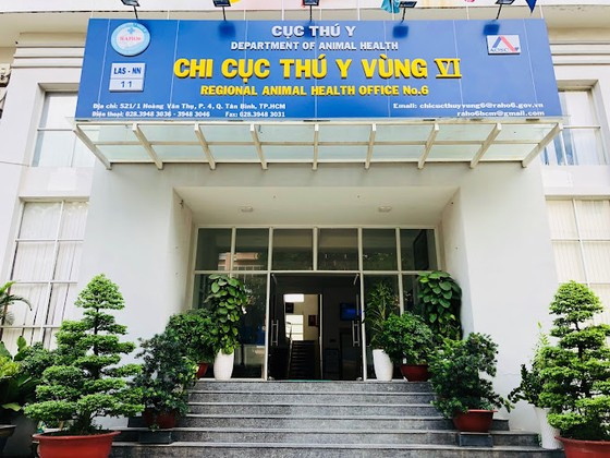 Khởi tố vụ án đưa, nhận hối lộ, buôn lậu tại Chi cục Thú y Vùng VI ảnh 1