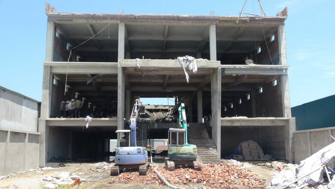 Sập giàn giáo công trình siêu thị tư nhân, 2 người thương vong ảnh 1