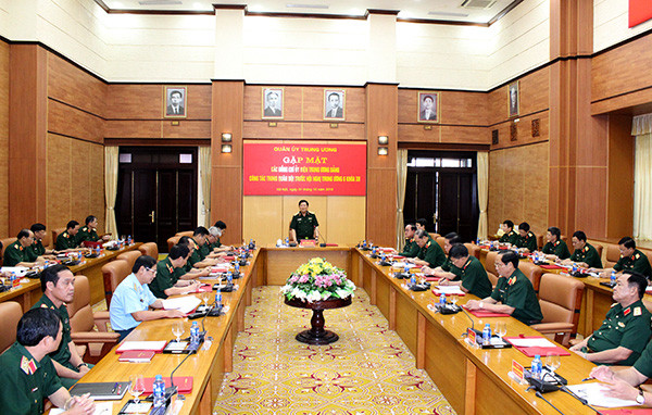 Gặp mặt các Ủy viên Trung ương Đảng công tác trong quân đội ảnh 1