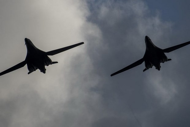 Máy bay trinh sát điện tử Mỹ bay gần biên giới Nga ảnh 1