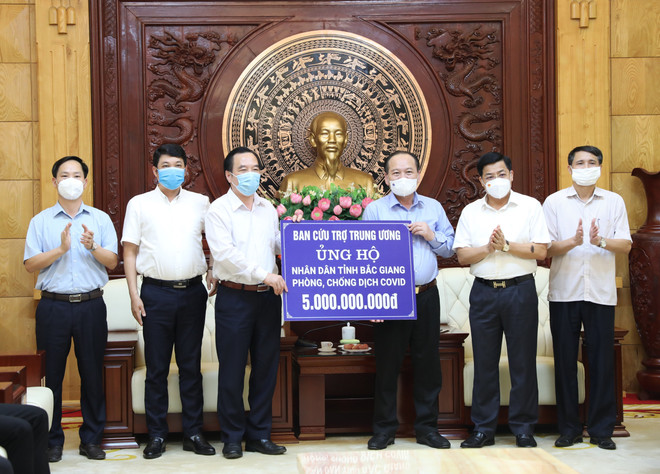 Ủng hộ các địa phương phòng, chống dịch COVID-19 ảnh 1