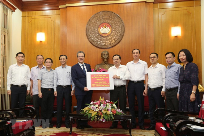 Tăng cường công tác với người Việt ở nước ngoài: 5 năm một chặng đường ảnh 1