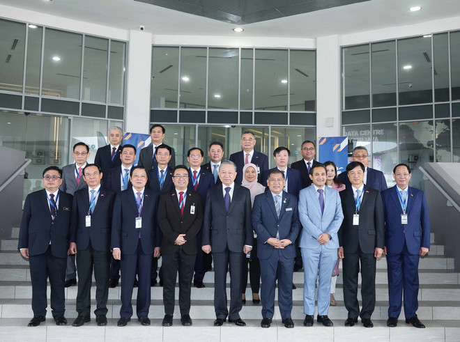 ttxvn_Tong bi thu_trung tam du lieu malaysia 1.jpg