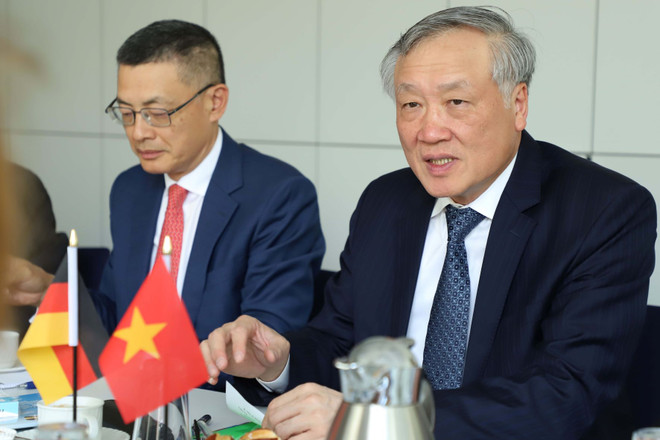 Chánh án Tòa án Nhân dân tối cao Nguyễn Hòa Bình làm việc tại Đức ảnh 2