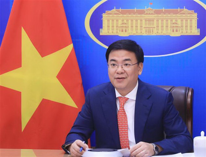 Thứ trưởng Ngoại giao Phạm Quang Hiệu phát biểu tại buổi hội đàm. (Ảnh: Lâm Khánh/TTXVN) Việt Nam-Qatar tăng cường hợp tác về phòng, chống dịch COVID-19 ảnh 1