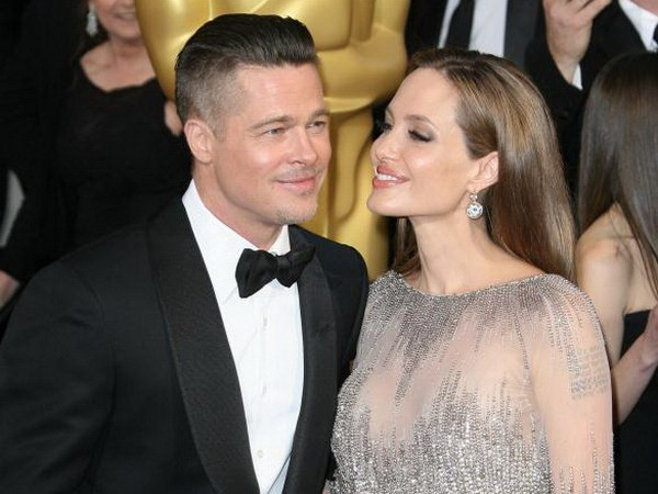 Angelina Jolie sẽ quyến rũ bên Brad Pitt trong phim “By The Sea” ảnh 1