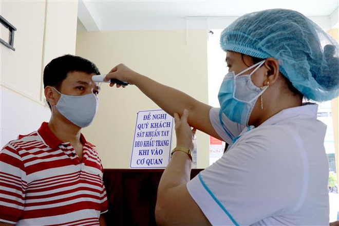 Quảng Ngãi: Những 'chiến binh thầm lặng' trên tuyến đầu chống COVID-19 ảnh 2