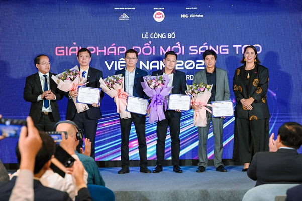 tien sy dang minh tuan 2.png