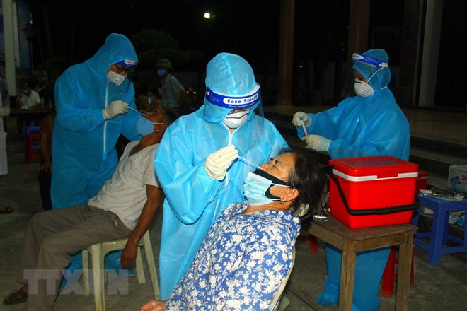 Xét nghiệm sàng lọc, Nghệ An phát hiện thêm ca mắc COVID-19 ảnh 1