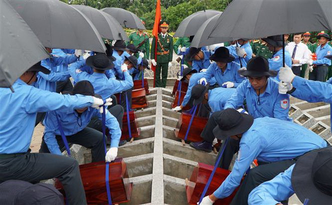 Đưa nhiều hài cốt liệt sỹ hy sinh ở chiến trường Campuchia về Đất Mẹ ảnh 1