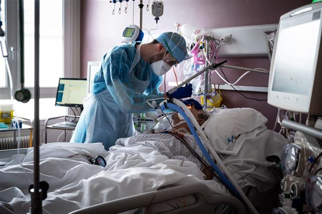 Báo động di chứng tâm thần ở những người từng mắc COVID-19 ảnh 1