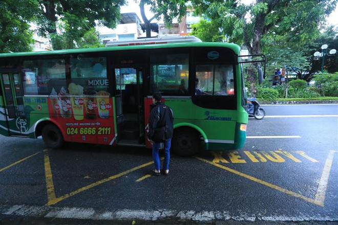 Hà Nội ứng phó với nguy cơ người chưa tiêm vaccine trở lại thủ đô ảnh 1