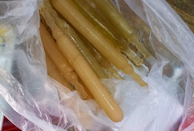 Quảng Nam: 16 học sinh ngộ độc, nghi do ăn kem mua ở cổng trường ảnh 1