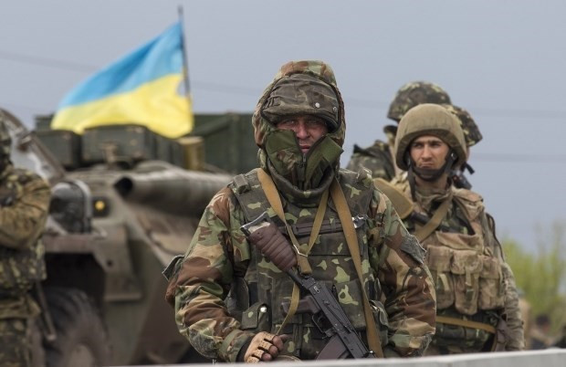 Binh sỹ Ukraine. (Nguồn: Reuters) Mỹ cấp gói viện trợ quân sự mới trị giá 325 triệu USD cho Ukraine ảnh 1
