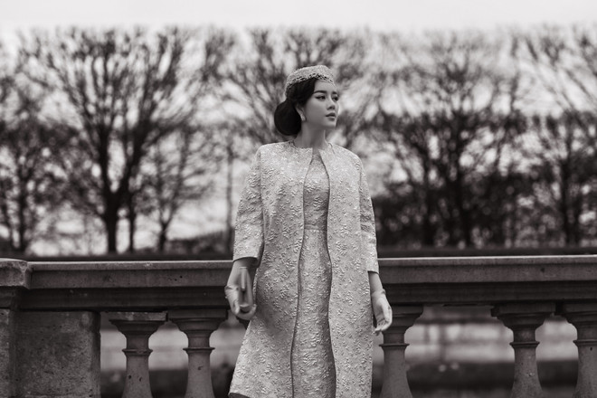 Lý Nhã Kỳ đẹp hút hồn với những thiết kế thời trang cao cấp ảnh 1