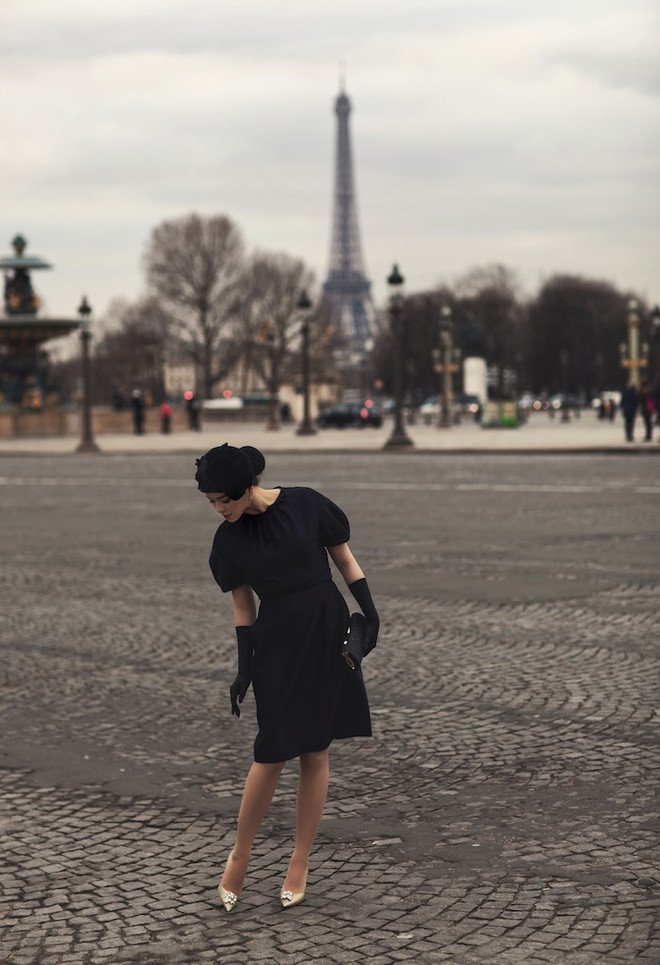 Lý Nhã Kỳ đẹp hút hồn với những thiết kế thời trang cao cấp ảnh 2