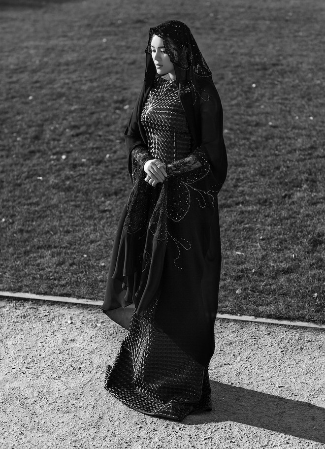 Lý Nhã Kỳ đẹp hút hồn với những thiết kế thời trang cao cấp ảnh 11