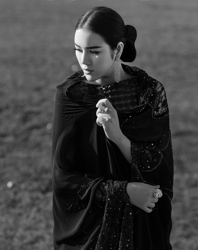 Lý Nhã Kỳ đẹp hút hồn với những thiết kế thời trang cao cấp ảnh 7