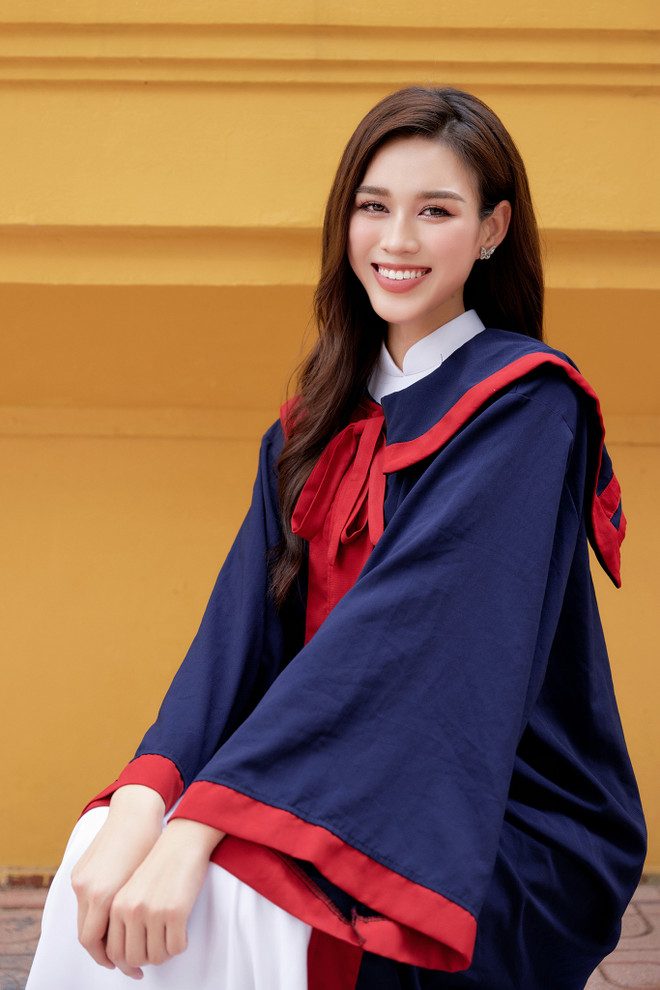 Hoa hậu Đỗ Thị Hà khoe vẻ đẹp trong veo với bộ ảnh kỷ yếu ảnh 2