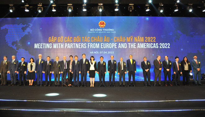 Siết chặt quan hệ kinh tế thương mại với các đối tác châu Âu, châu Mỹ ảnh 1