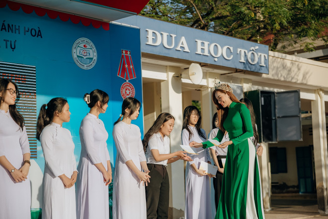 Lê Hoàng Phương (1).jpg