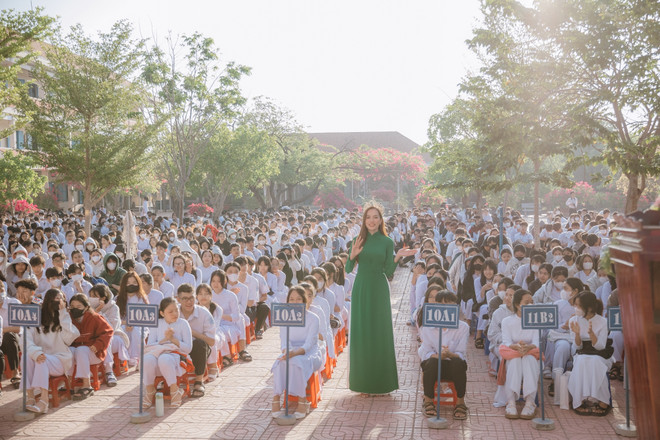 Lê Hoàng Phương.jpg