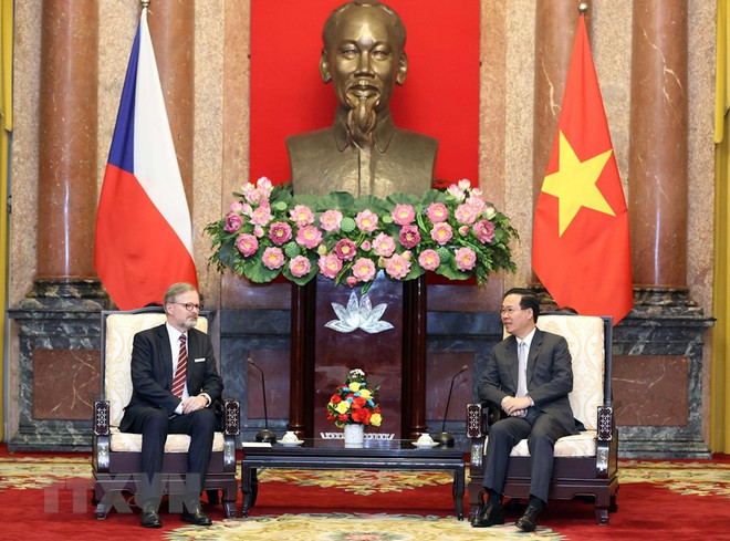 Chủ tịch nước Võ Văn Thưởng và Thủ tướng Cộng hòa Séc Petr Fiala. (Ảnh: Thống Nhất/TTXVN) Phối hợp chặt chẽ triển khai các thỏa thuận giữa Việt Nam và Séc ảnh 2